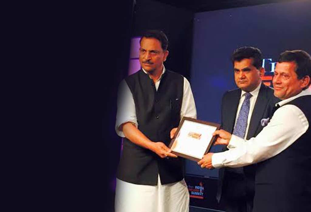 ET Award to Achyuta Samanta .Hall of Fame Award at World CSR Congress
